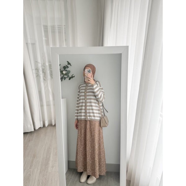 02649b60-56b7-435f-8a81-c5e97bb2b6fc.jpg ByMeldev Yeona Cotton Knit Stripes Top