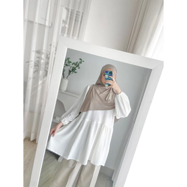 0749ad83-d8e1-4c35-b5bb-17e5f95fa575.jpg ByMeldev Boho Babydoll Knit Top