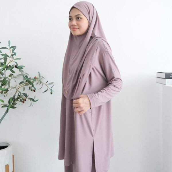 0fa048bd-88e8-4eeb-baae-cc7ffe35a3df.jpg ByMeldev Medina Jersey Hijab Set Busui Nonbusui Bumil Friendly