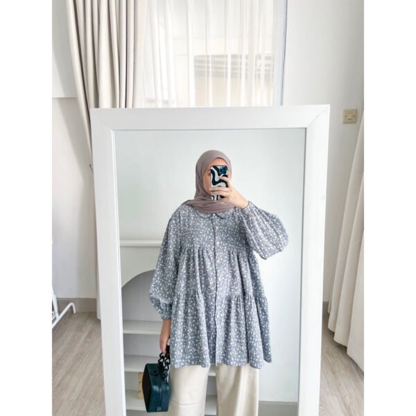 Bymeldev Flower Pearl Blouse Kancing Mutiara