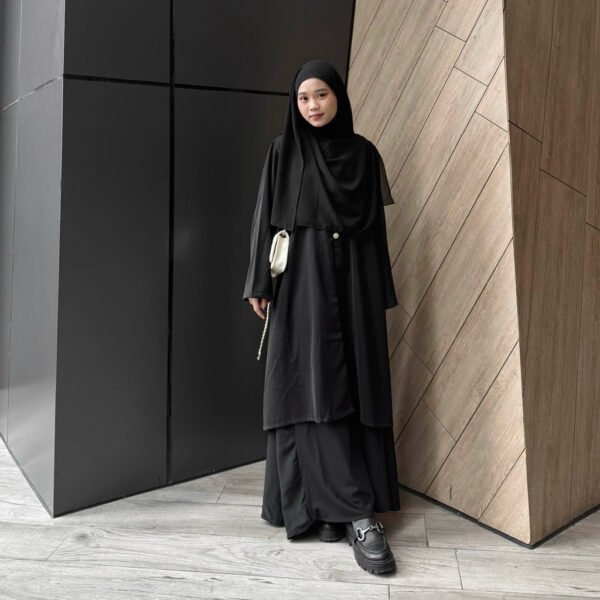 185e421d-2d3b-484f-b439-89b9610fb5cf-1.jpg ByMeldev Selaras Anti UV Melayu Set Tunik Rok