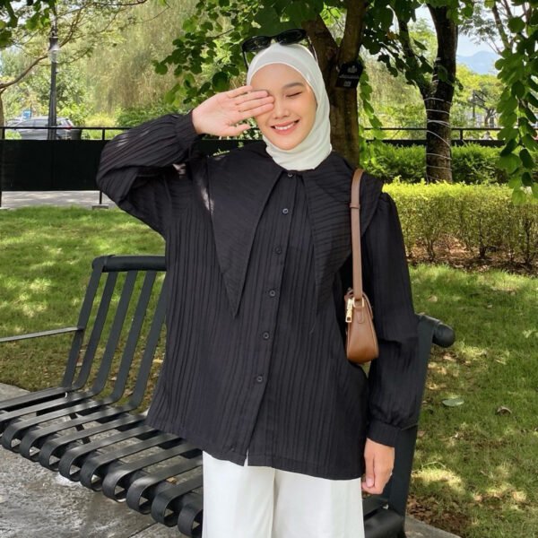 1c8da635-064e-4966-a3f5-78d4fe877d50-1.jpg ByMeldev Valerie Oversized Shirt