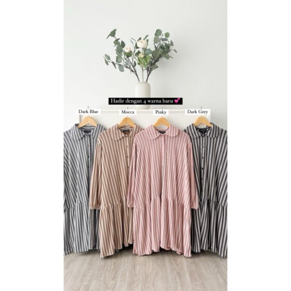 1f1a1d46-3abd-4e75-ba42-eb2a99db1686.jpg ByMeldev Knit Stripes Tunik