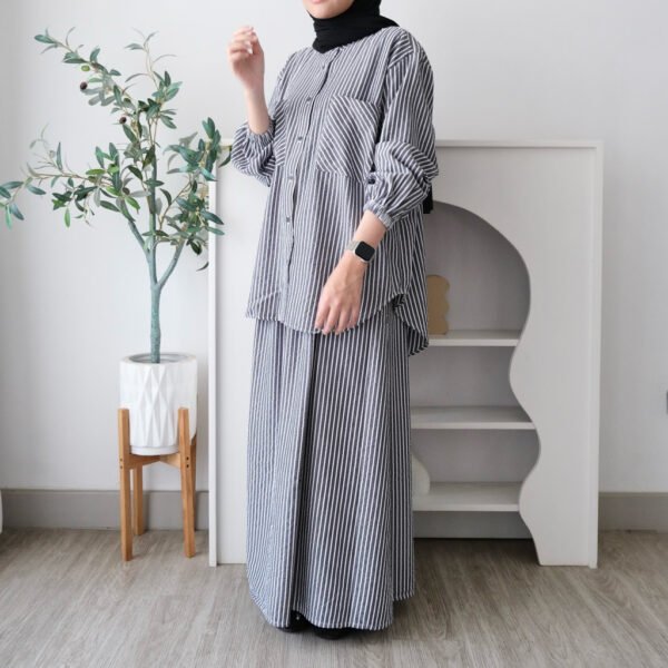 1fea83b5-31aa-4c16-a553-fc1f09e40092.jpg ByMeldev Cotton Stripes Shirt & Skirt Kemeja Rok Salur Set Setelan