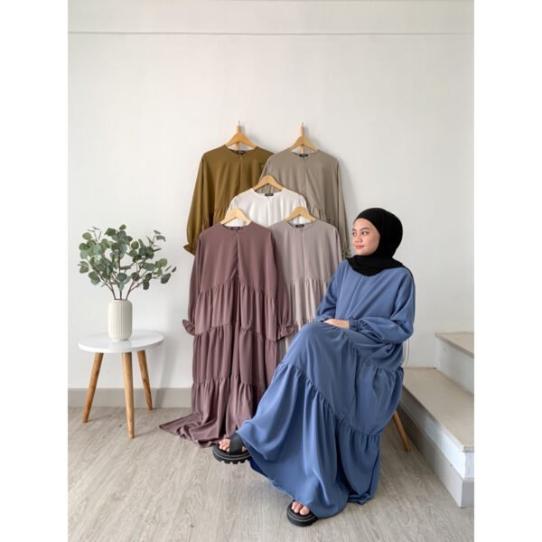 25979dbf-2444-4be1-8fee-64ccc8aced4c-1.jpg Flowy Maxi Dress Rempel
