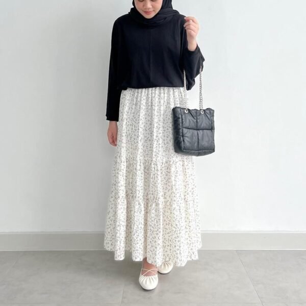 516ca501-92ee-4c39-a8fe-2236b4f79f2e.jpg Bymeldev Floral Skirt