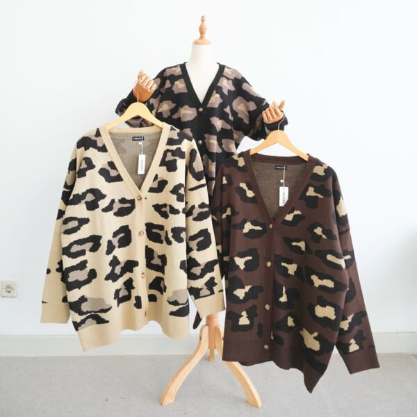 74a1d918-863d-4a95-87b0-25393d5e4d5a-1.jpg ByMeldev Leopard Motif Premium Cardigan Tebal Musim Dingin