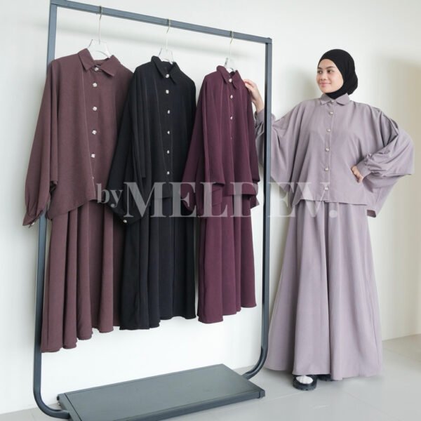 89a00dbf-e59b-40c3-b255-530fcebfa47c.jpg ByMeldev Rose Batwing Skirt Set Setelan Rok