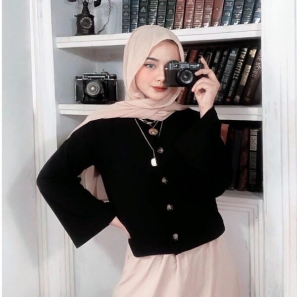 8bc21d40-75d6-42f5-bb33-bd774a5ab247.jpg Kaila Basic Top Atasan Blouse Polos Kancing Tortoise