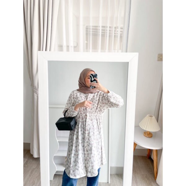 8ca91c94-4c49-45a5-9198-d2b020c7d4ec-1.jpg Bymeldev Flower Slim Tunik