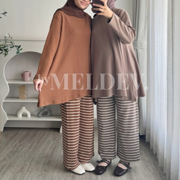 8e83e76f-5281-422e-9a75-d78f98739c40.jpg ByMeldev Tania Knit Stripes Set Busui Nonbusui