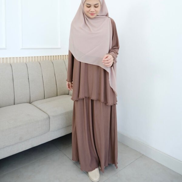 94b7c9dd-86d4-4655-aca9-80a2e2e69bae.jpg ByMeldev Lilly Pleats Skirt Set Melayu Busui Nonbusui