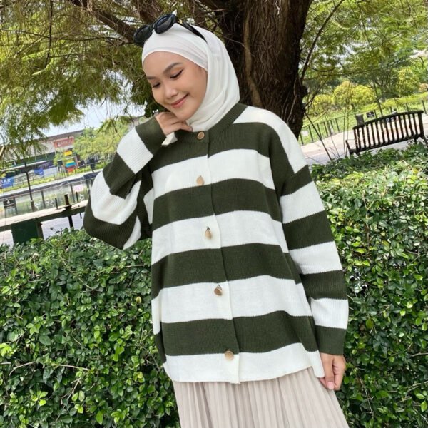 a132ecb3-712e-4ddb-b31d-8e8130334ac0.jpg ByMeldev Big Stripes Knit Top Cardigan