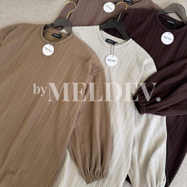a251fdbc-051c-4c54-ba86-0fa8d876da8c.jpg ByMeldev Yumii Oversized Top Knit Busui Nonbusui