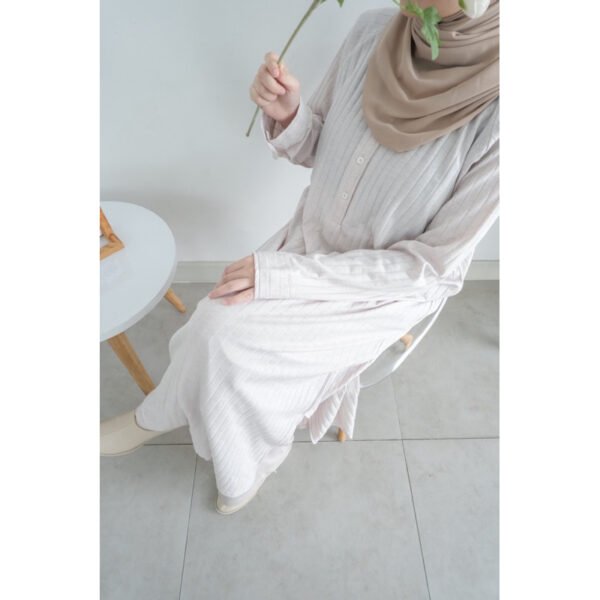 a7247b6e-5e0a-4a24-9bae-bc811b5f8161.jpg ByMeldev Big Knit Midi Dress Busui Friendly