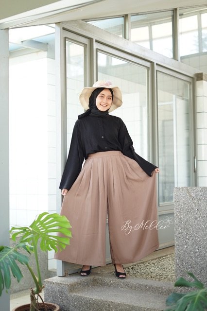 ada8b1b5-86a9-4db8-9fe7-afd71b64cc04-1.jpg Saritiw Aluna Jumbo Cullote Celana Rok