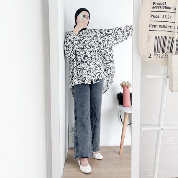 ByMeldev Kemeja Motif Oversize