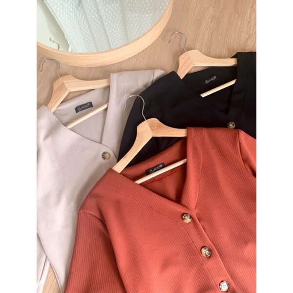 bcff65cc-61ea-428f-82a0-d542cd2612aa.jpg Kaila Basic Top Atasan Blouse Polos Kancing Tortoise