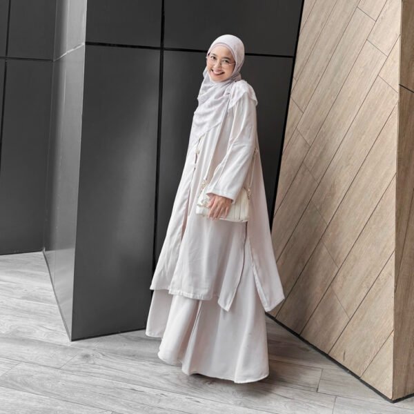 cdb962b8-0d06-489e-8890-0cdc8ba8040a-1.jpg ByMeldev Selaras Anti UV Melayu Set Tunik Rok