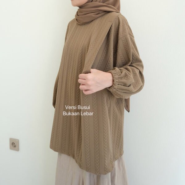 d97bf3b4-3ee3-42e3-a700-43df8018ab8d.jpg ByMeldev Yumii Oversized Top Knit Busui Nonbusui