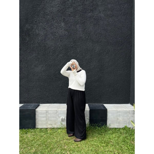 df61d65f-ef9b-43da-a941-3f1988563220.jpg ByMeldev Terry Cargo Pants