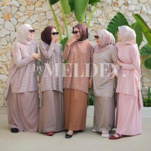 ecd62b98-441e-4cda-9c72-24c3152189b3-1.jpg ByMeldev Laila Batwing Stripes Skirt Set Busui Nonbusui Bumil Friendly