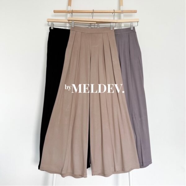 f40ba6c4-cd7e-44cf-95f6-f3b4e6accae8.jpg ByMeldev Loose Cullote Bumil Friendly Jumbo
