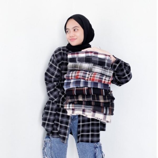 f6ed0c77-5baa-44c6-a010-b51dd8d8038b.jpg Bymeldev Kemeja Oversized 100% Bahan Flanel Motif Kotak Kotak