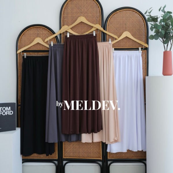 f0f0797c-5b82-4094-b639-4e4d1a122170.jpg ByMeldev Basic Skirt Rok Payung Bumil Friendly