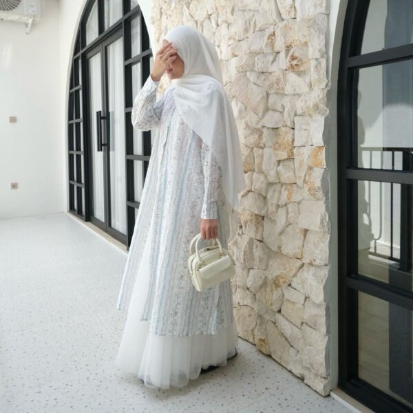 9ba25099-c0cf-47ac-a582-24d4de8924c4.jpg ByMeldev Lembayung Raya Tunik Lebaran Katun Bolong