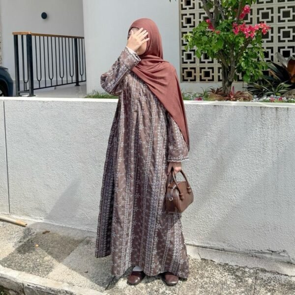 IMG_3547 ByMeldev Mahira Raya Dress Gamis Katbol Lebaran Busui Friendly