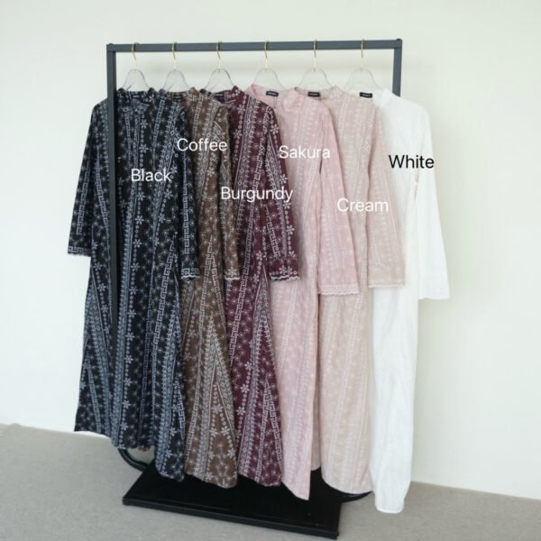 f4f6cb5c-ac88-4c04-b100-f261419cc471.jpg ByMeldev Mahira Raya Dress Gamis Katbol Lebaran Busui Friendly