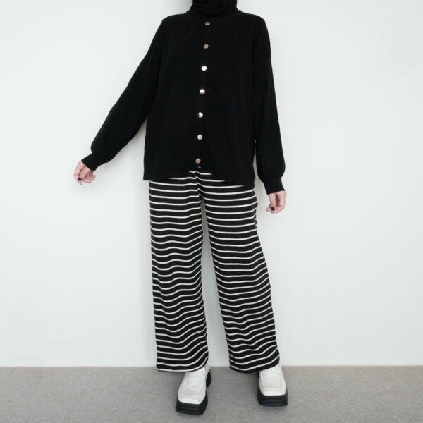 ffb40602-8591-4a4d-a9ef-fe749664d235.jpg ByMeldev Basic Stripes Cullote Celana Knit Rumahan